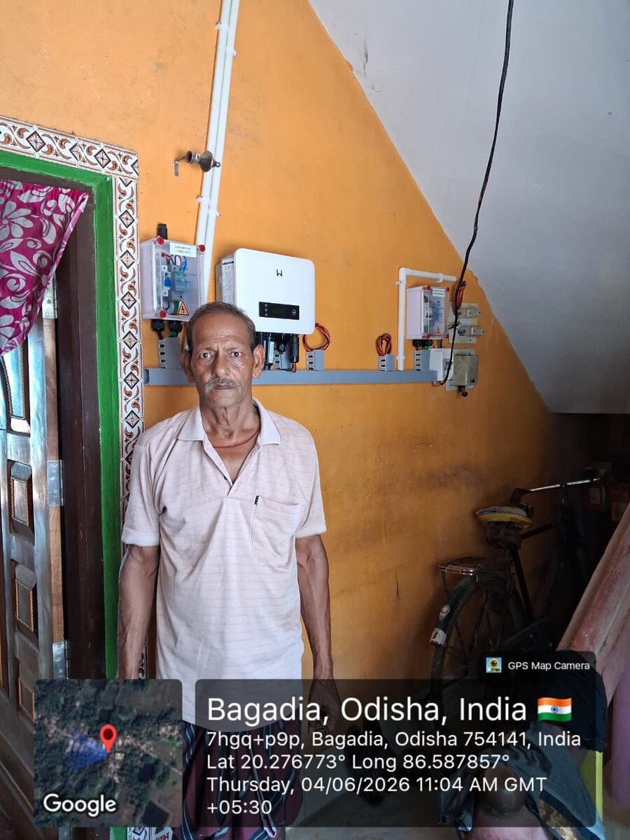 WAAREE solar inverter installation with client at Bagadia, Odisha